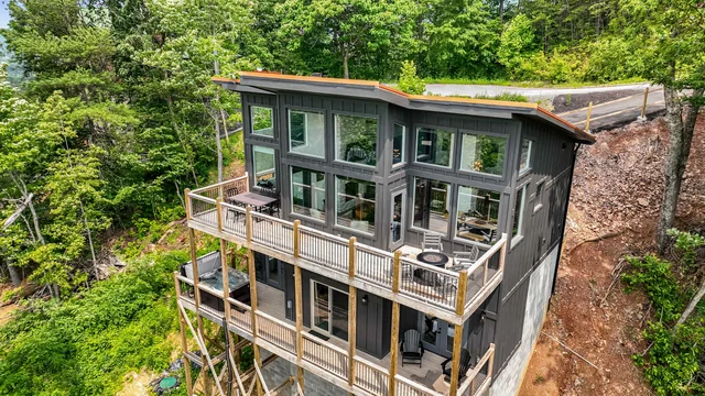 Wander Sevierville Crest #4