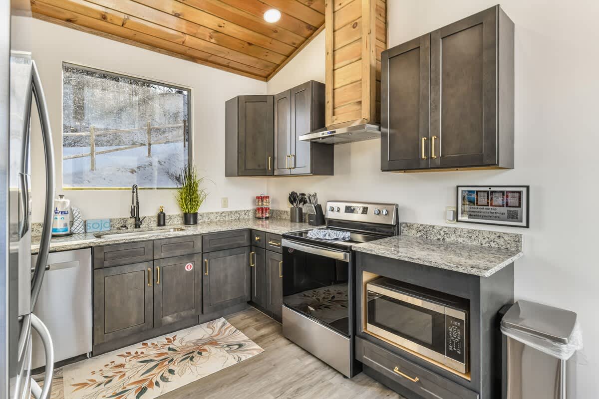 Wander Sevierville Crest #15