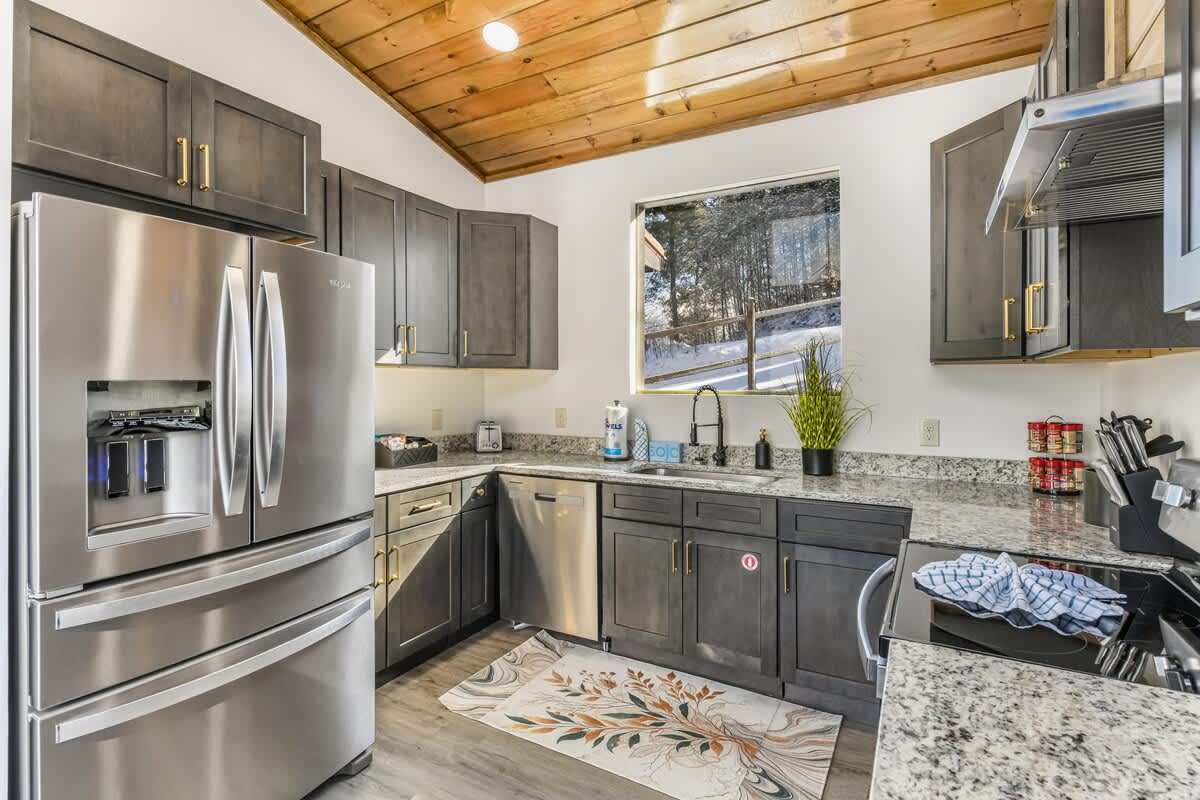 Wander Sevierville Crest #20