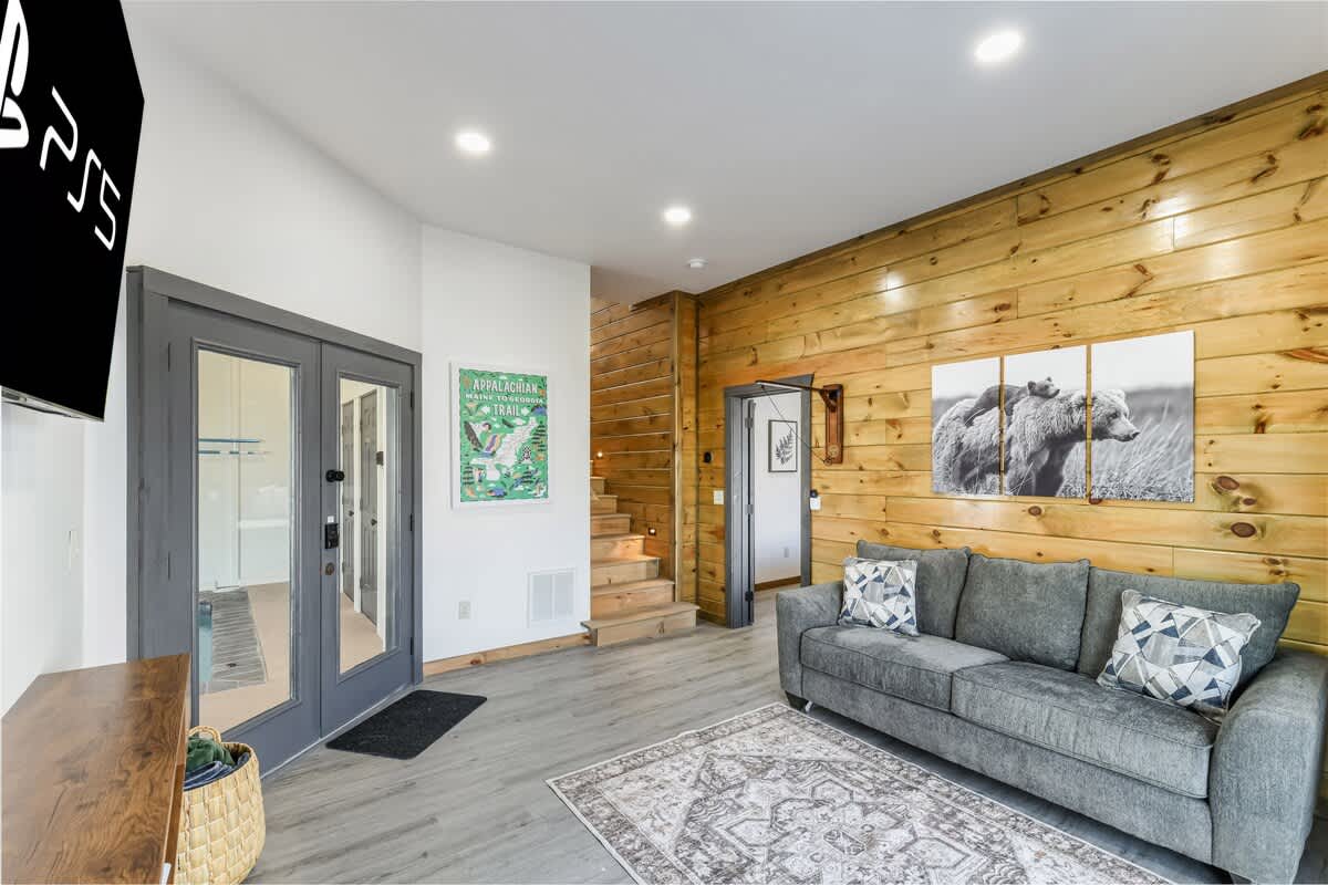 Wander Sevierville Crest #33