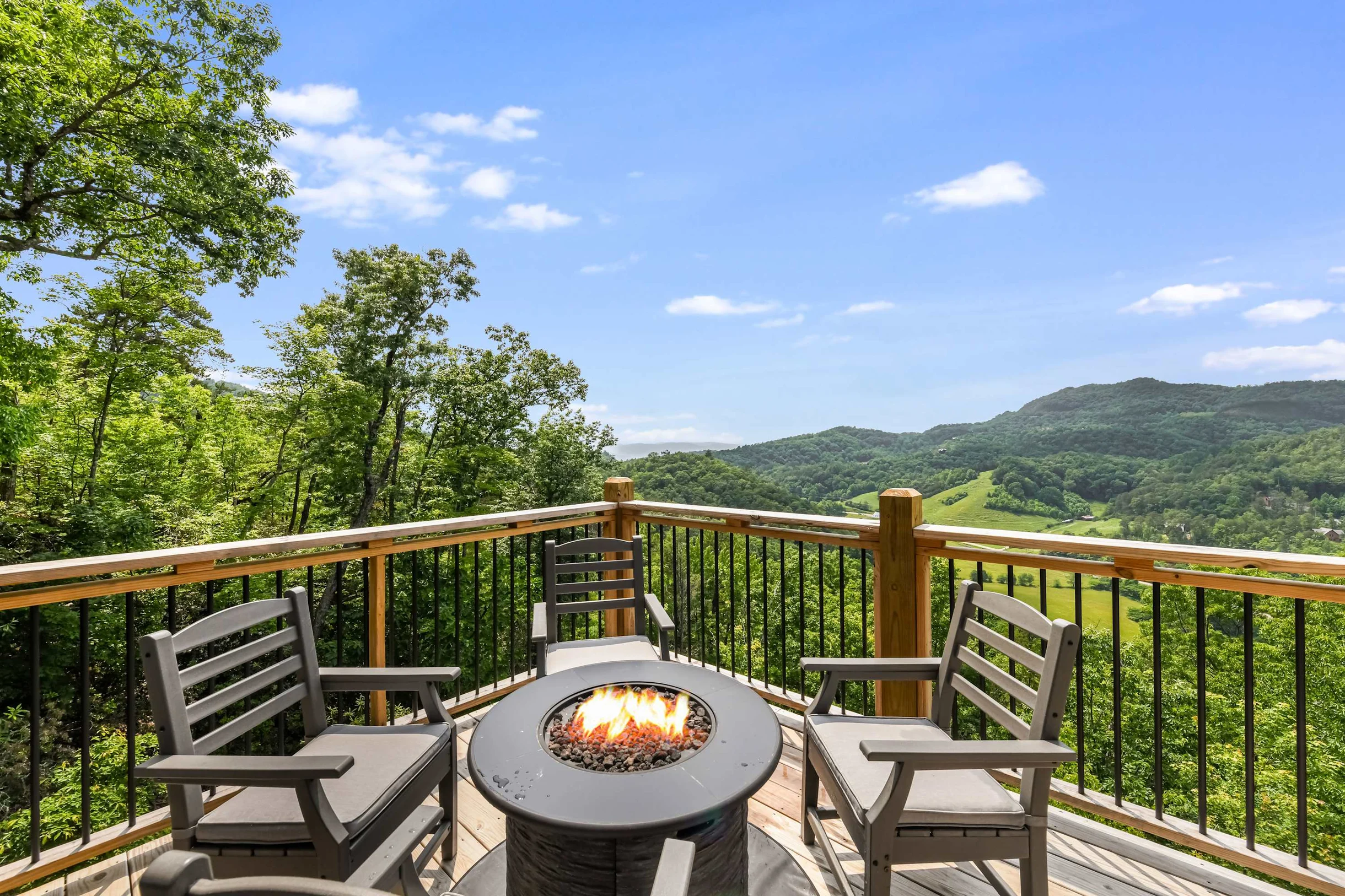 Wander Sevierville Crest #30