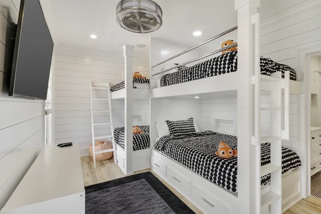 Bedroom 3 image 1