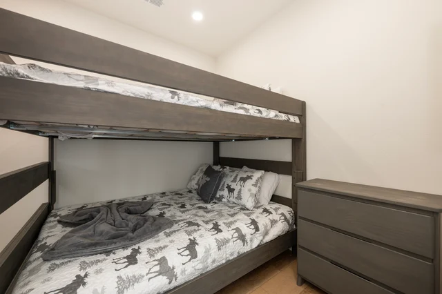 Bunk Bedroom image 1