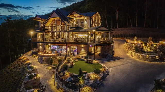 Wander Pigeon Forge Majestic #5