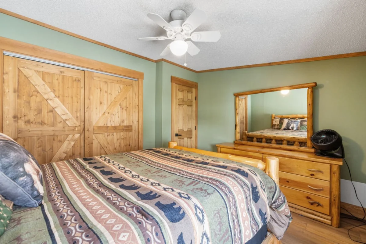 Bedroom 1 image 1