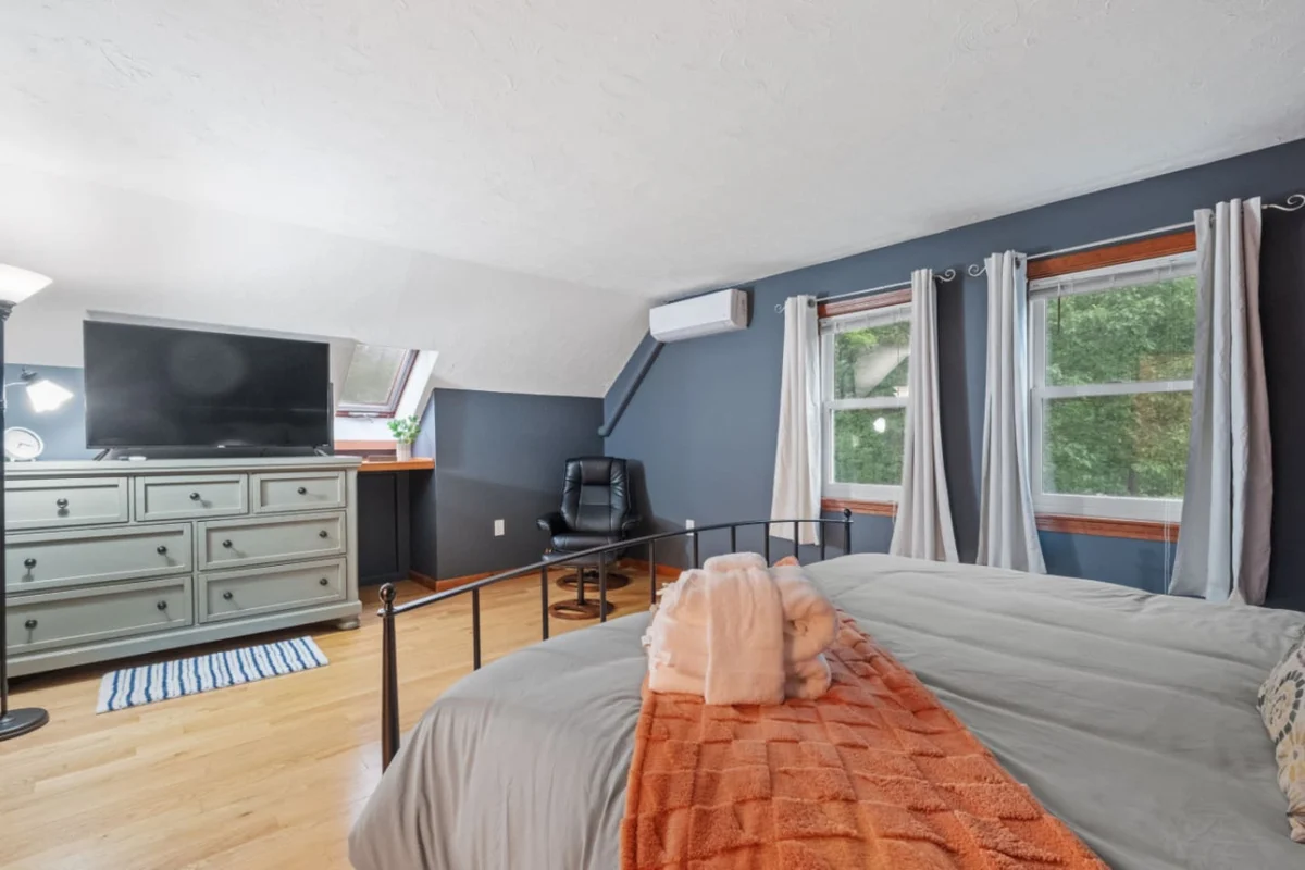 Bedroom 3 image 1