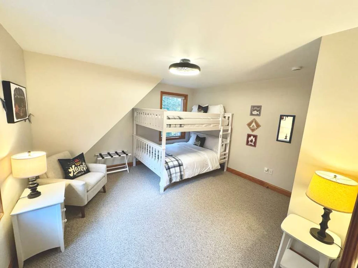 Bedroom 3 image 1