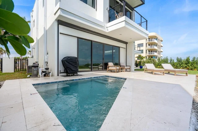 NEW Luxury Modern Beachfront Villa w/ Heated Pool #28