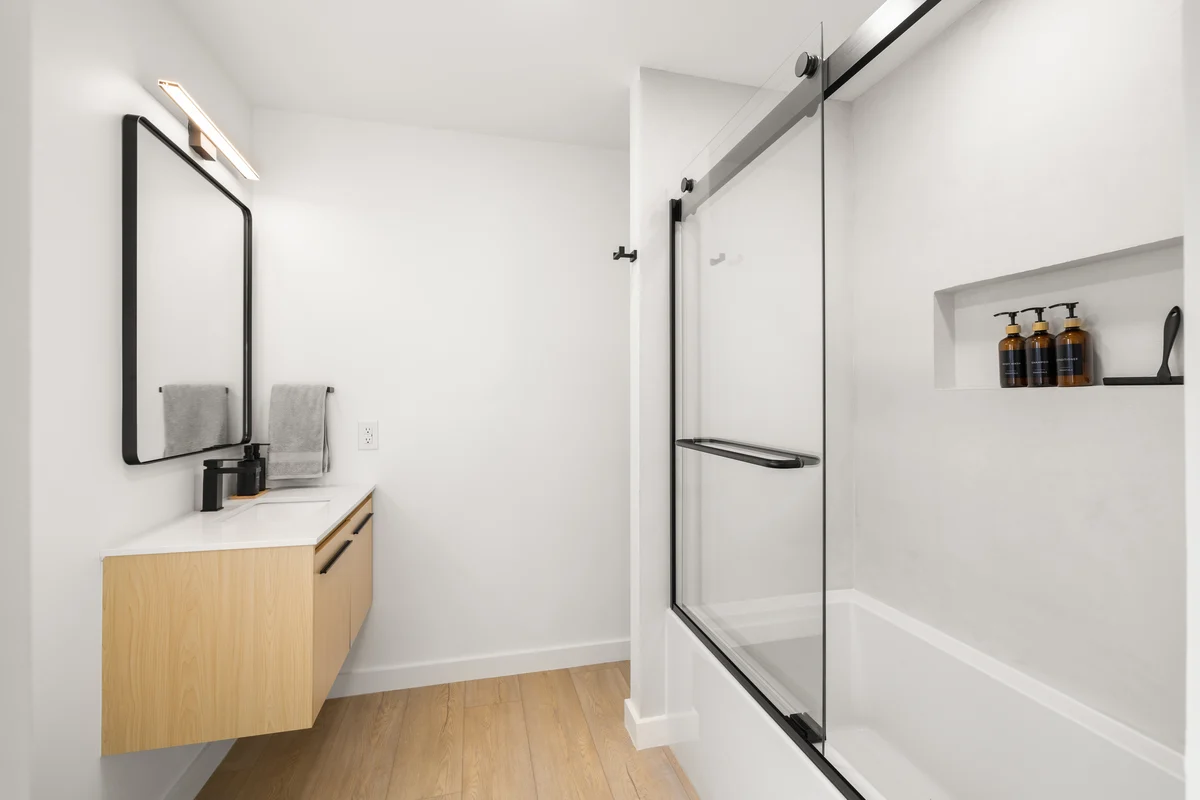 Wander Travelers Nest Cabin