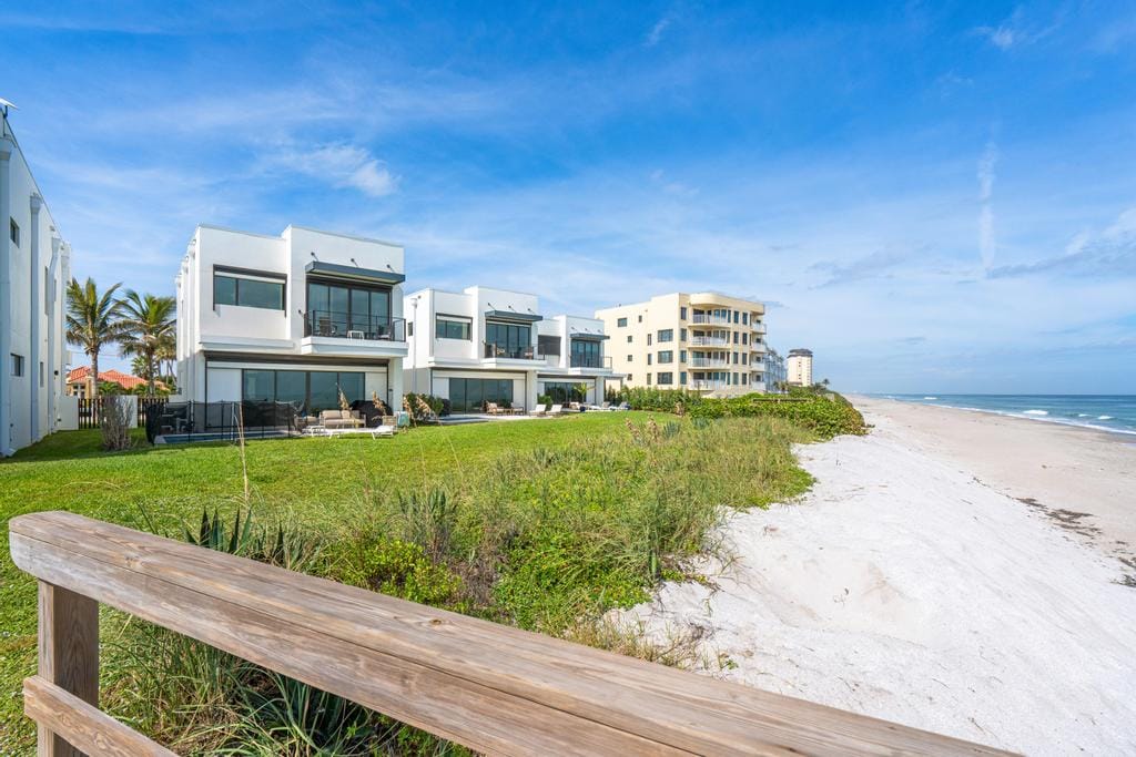 Home in Melbourne Beach property photo 4