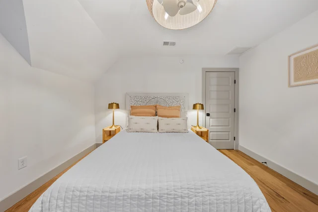 Bedroom 3 image 1