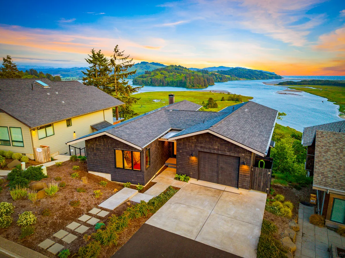 Wander Nestucca Bay tour video