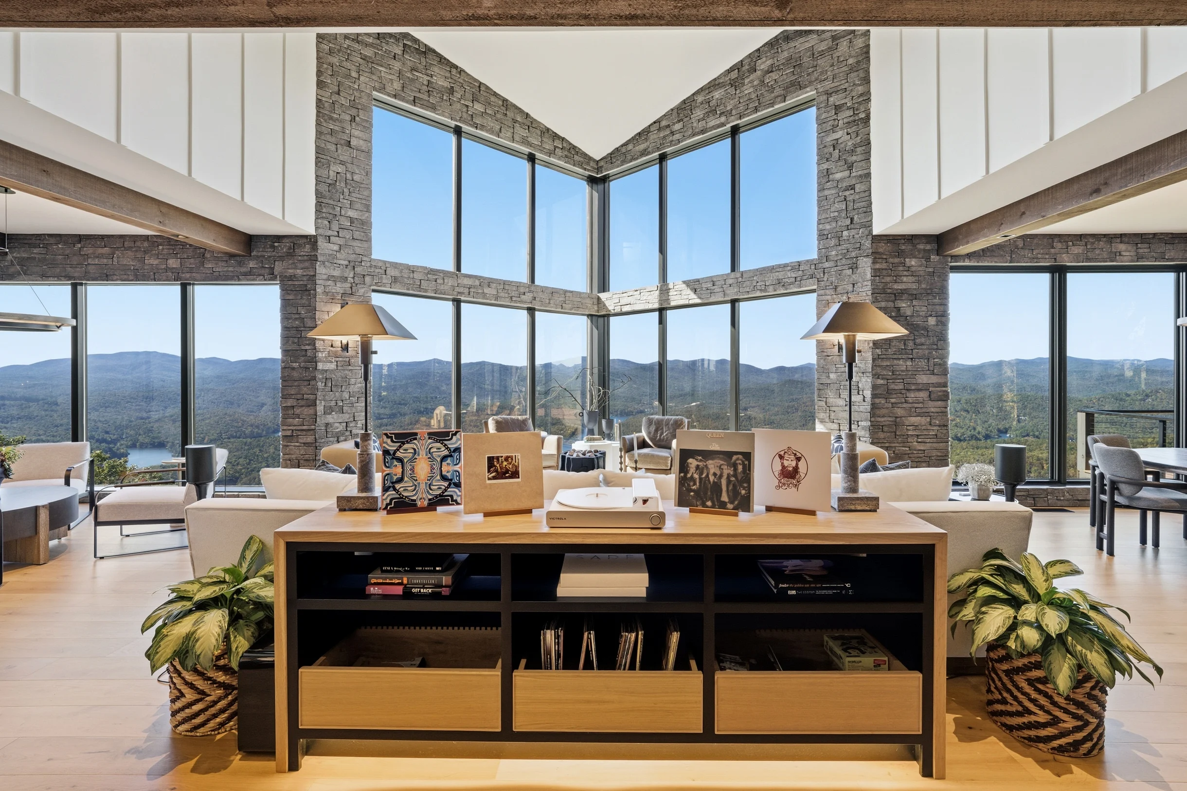 Wander Lake Burton #31