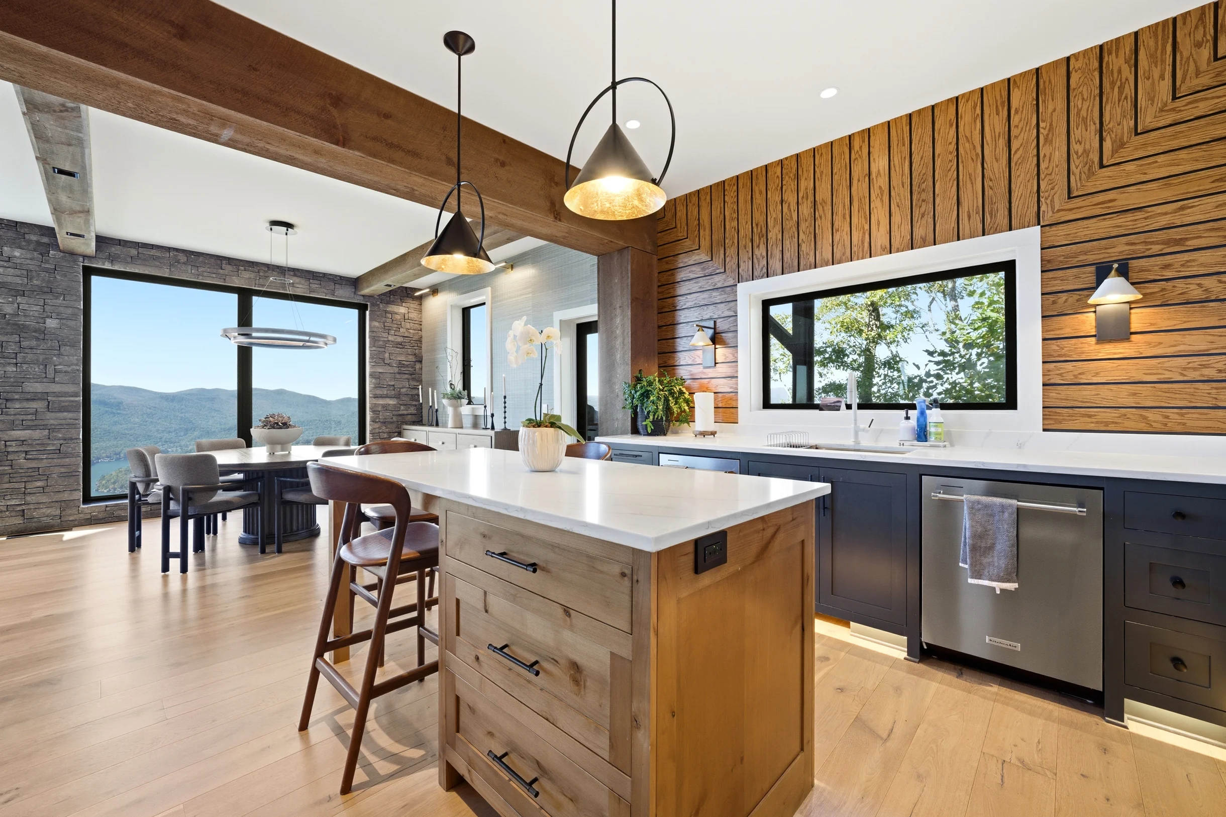 Wander Lake Burton #33