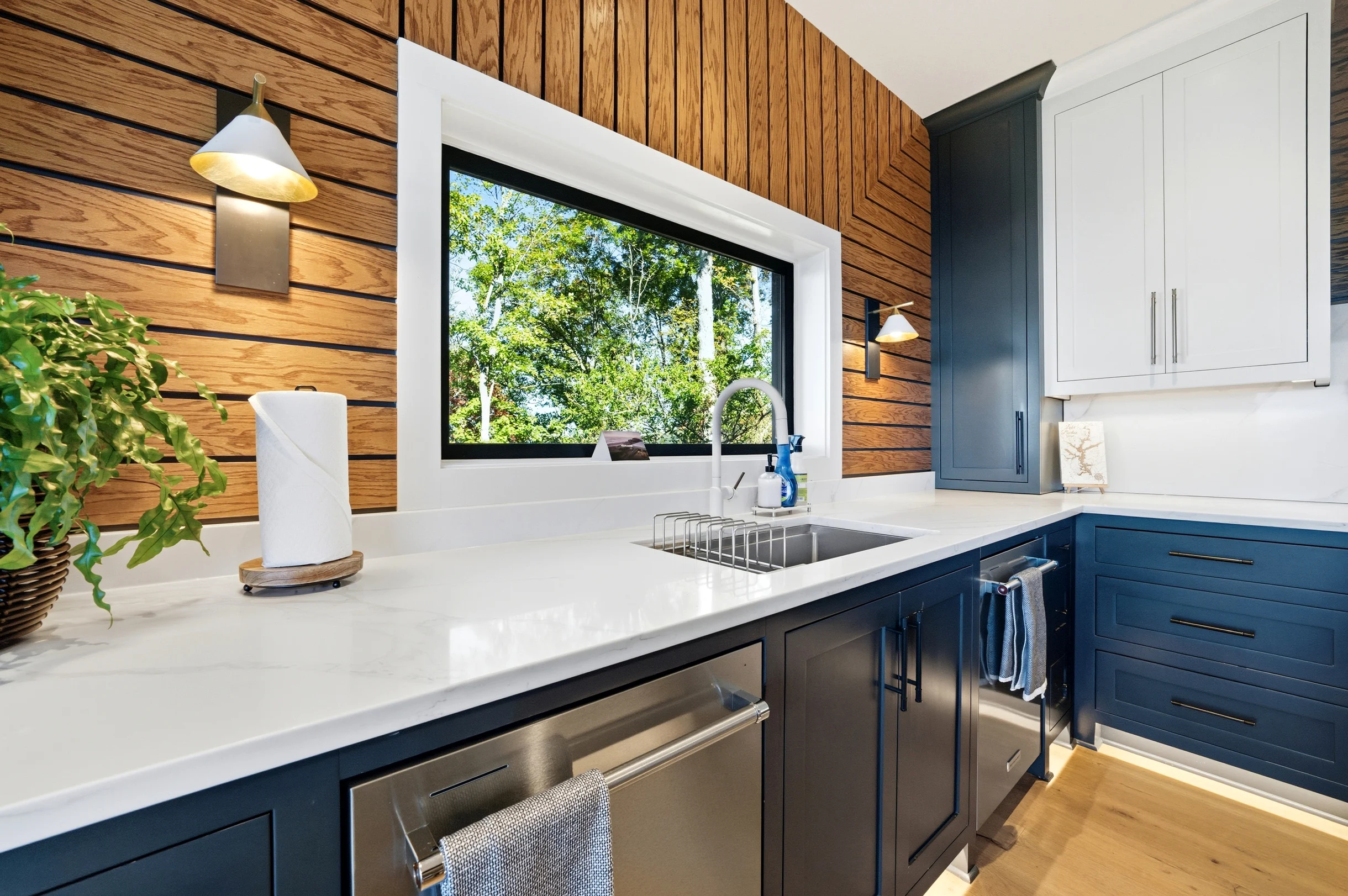 Wander Lake Burton #49