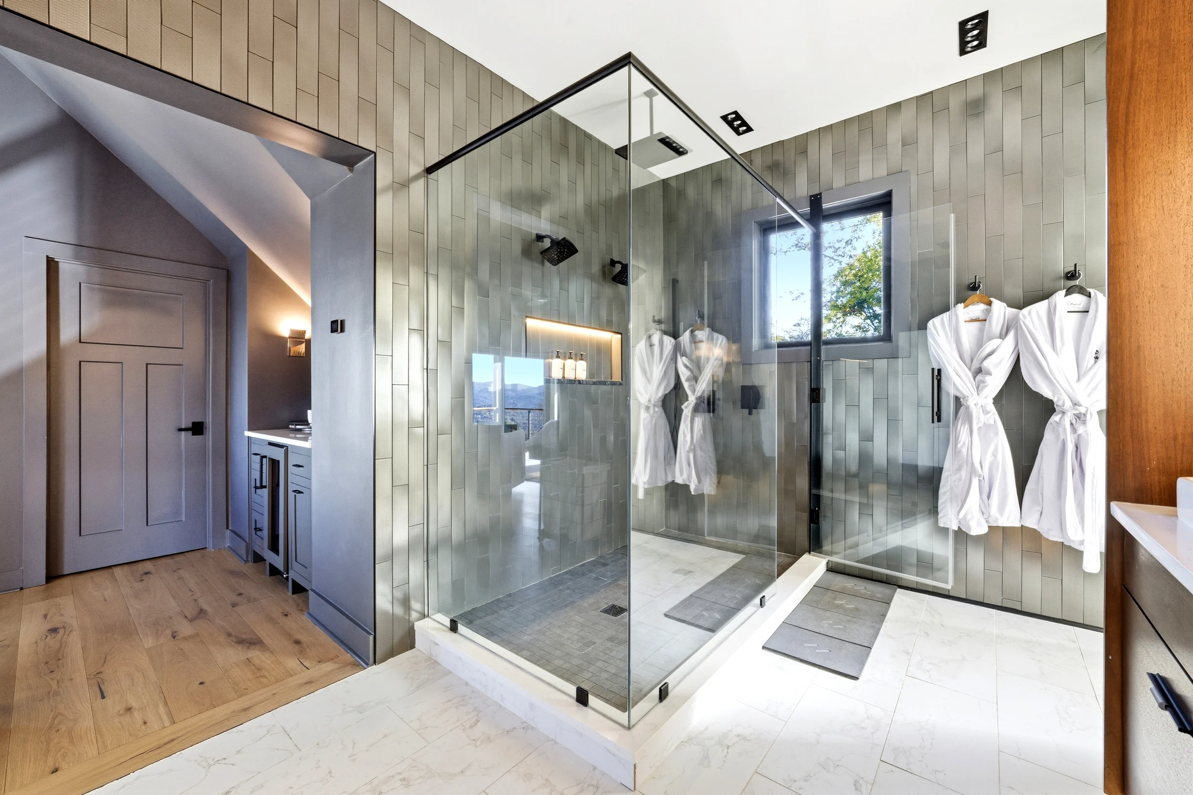 Wander Lake Burton #52