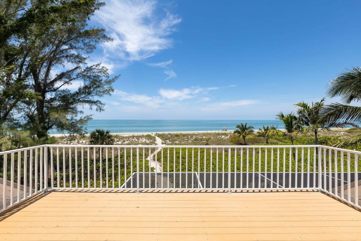 Home in Captiva property photo 3