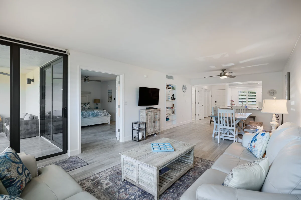 Condo in Sanibel property photo 2