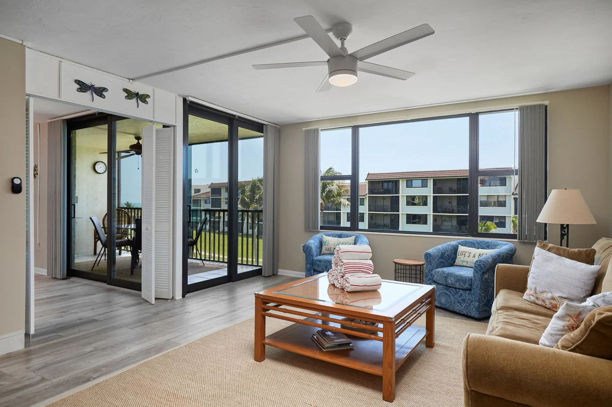 Condo in Sanibel property photo 3