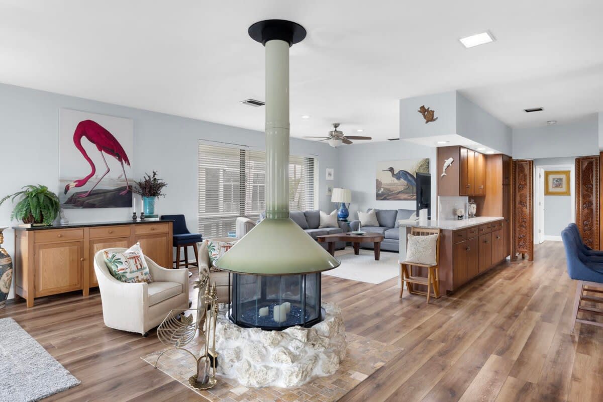 Home in Sanibel property photo 3