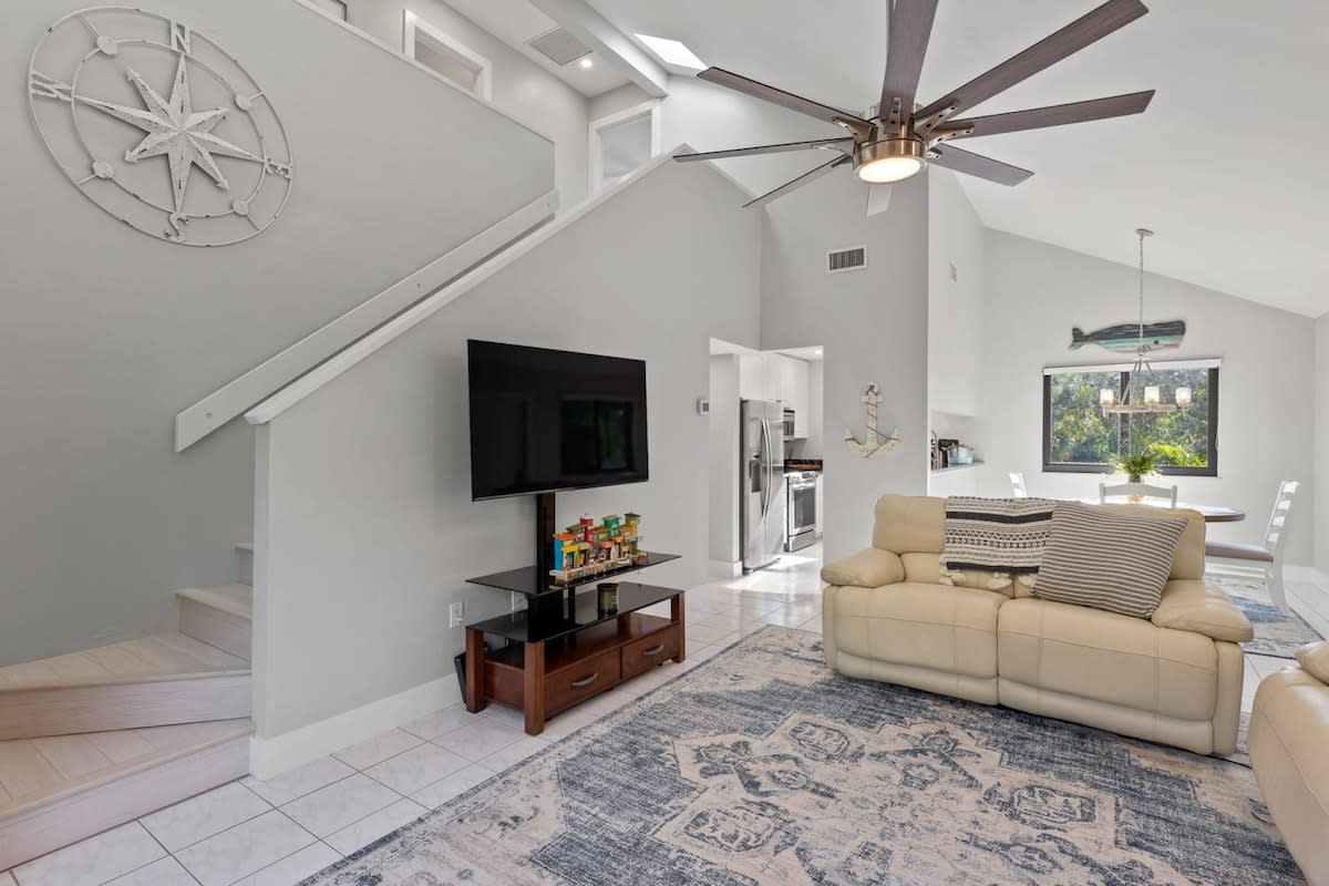 Townhome in Sanibel property photo 3
