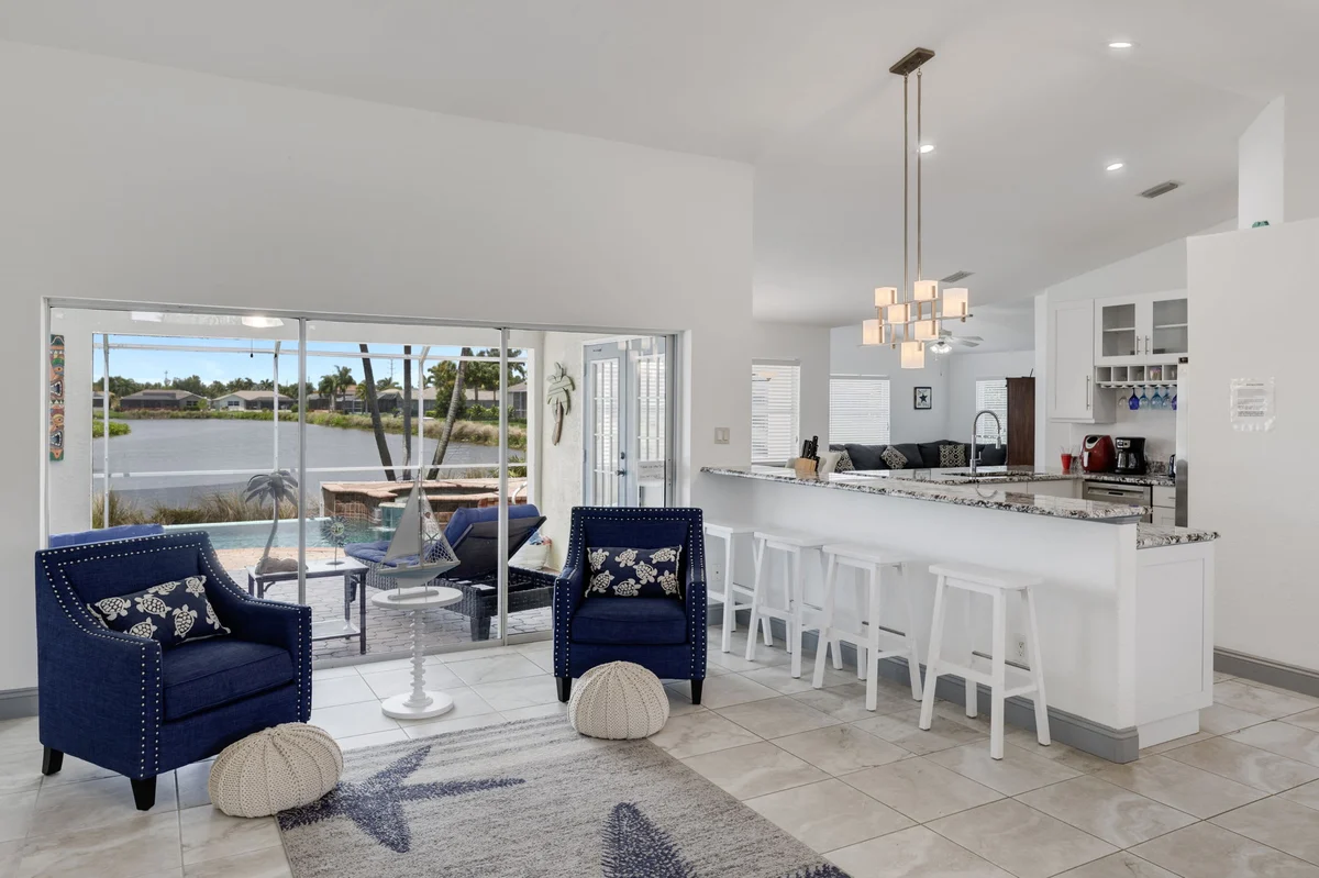 Home in Fort Myers property photo 2