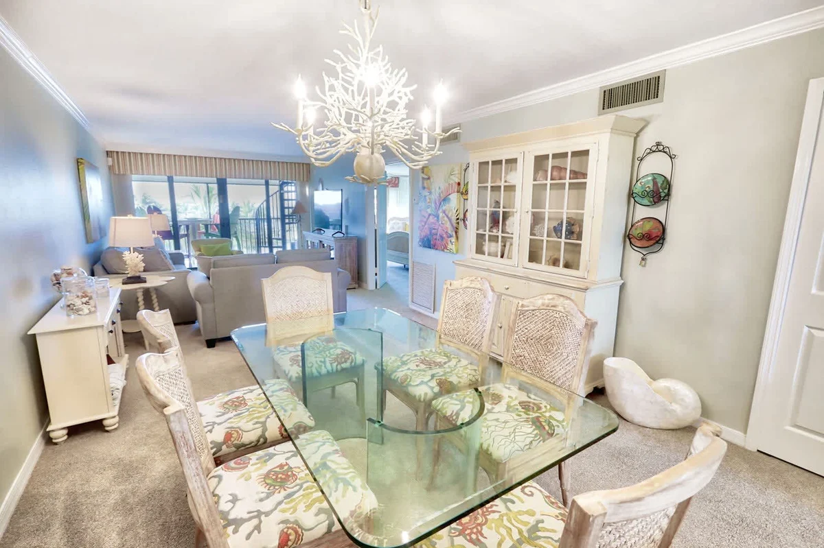 Home in Sanibel property photo 4