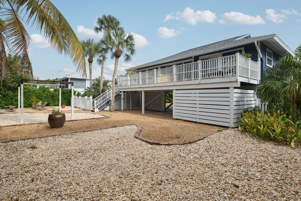 Home in Sanibel property photo 4