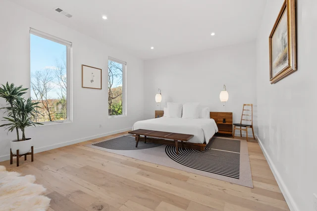 Bedroom 1 image 1