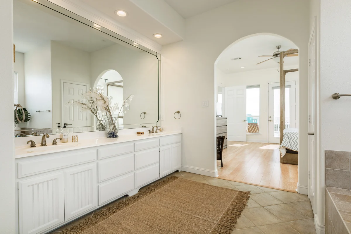 Wander Crystal Beach Tides