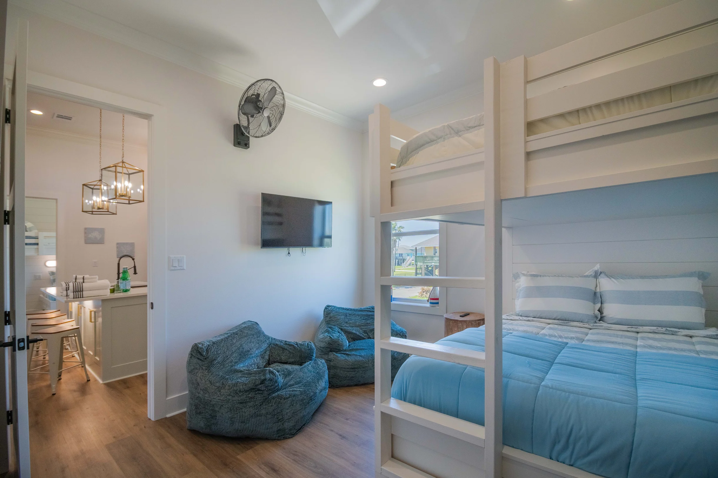 Wander Crystal Beach #21