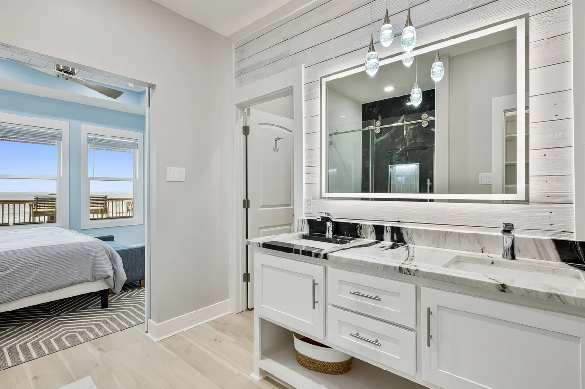 Wander Crystal Beach Shores