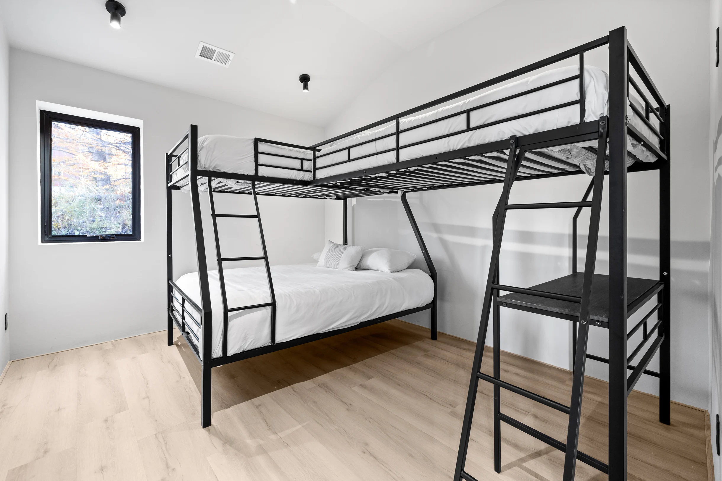 Wander Winhall Pines #22