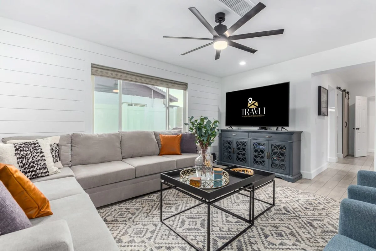 Home in Scottsdale property photo 2