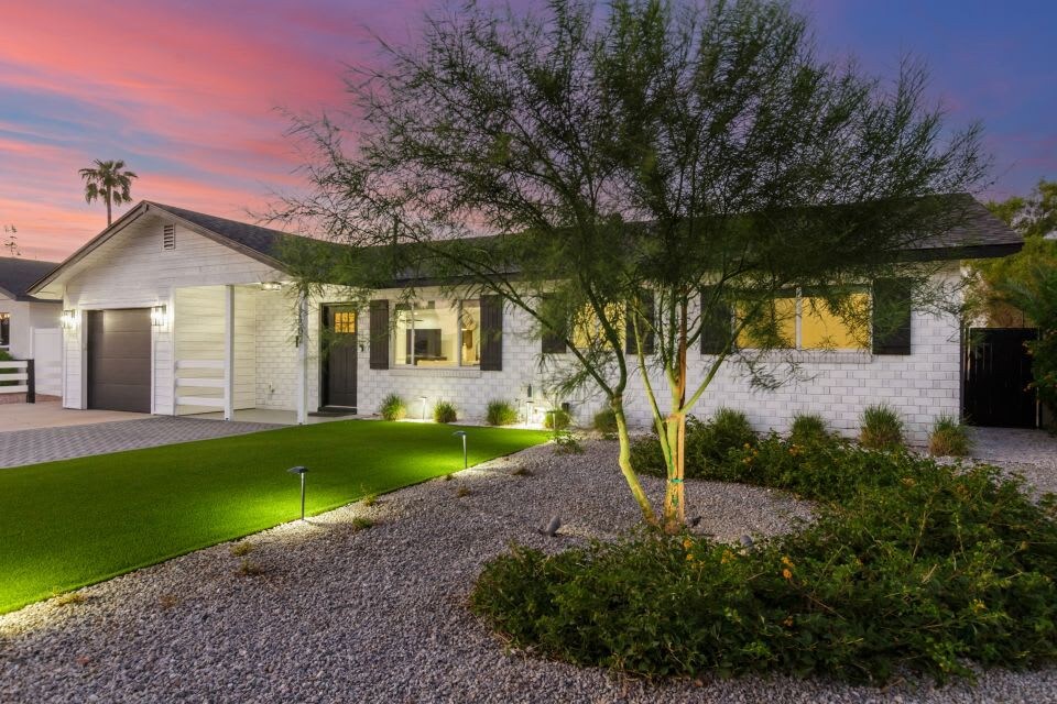 Home in Scottsdale property photo 4