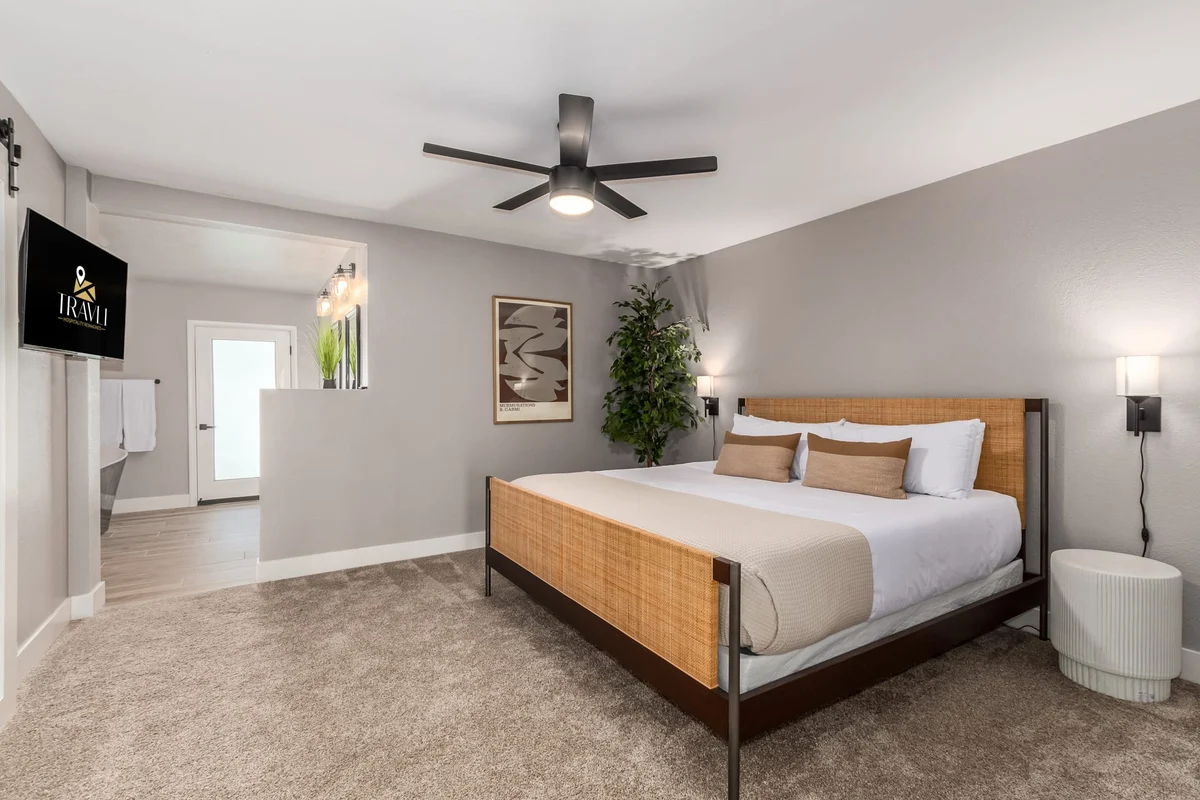 Home in Scottsdale property photo 2