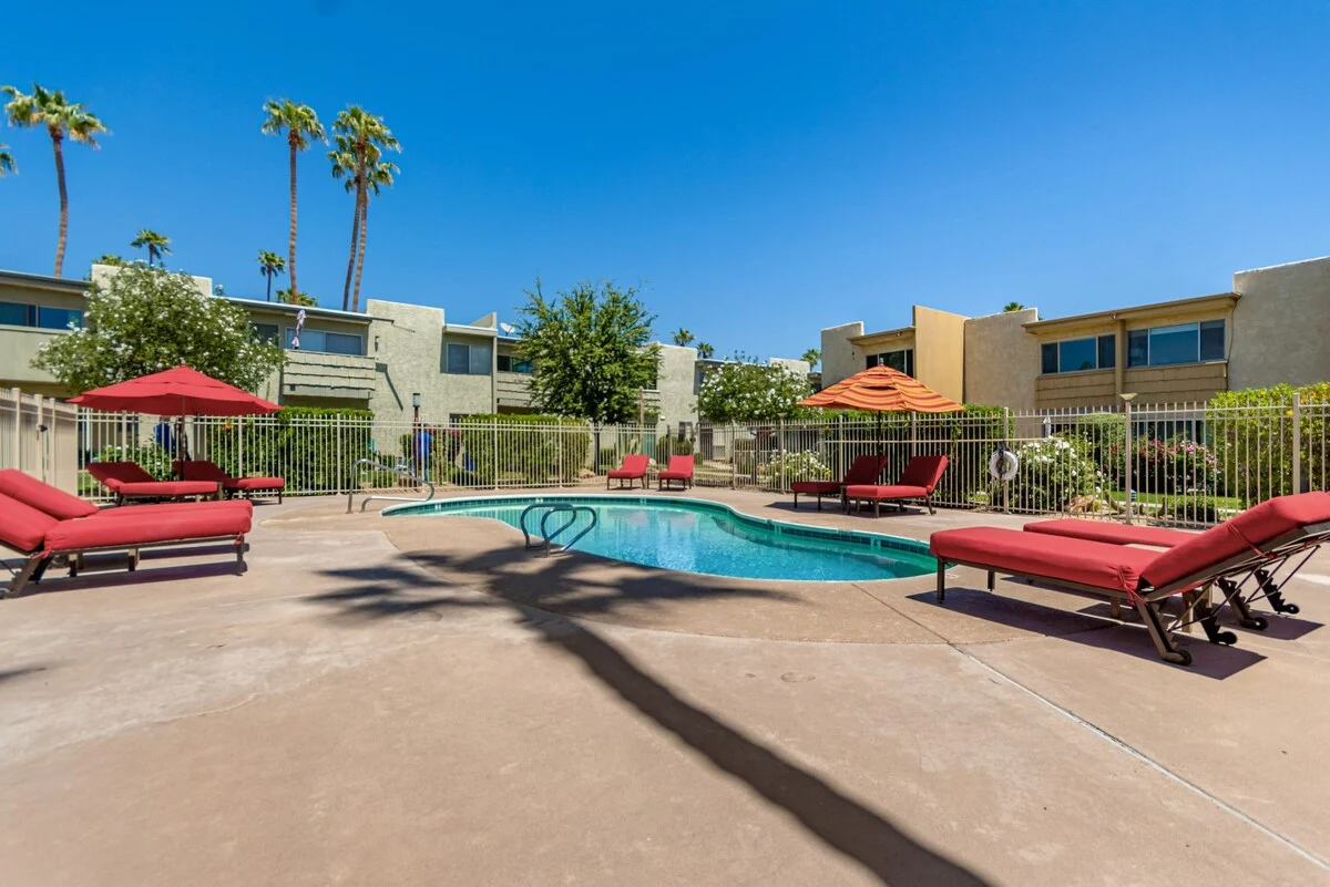 Condo in Scottsdale property photo 2