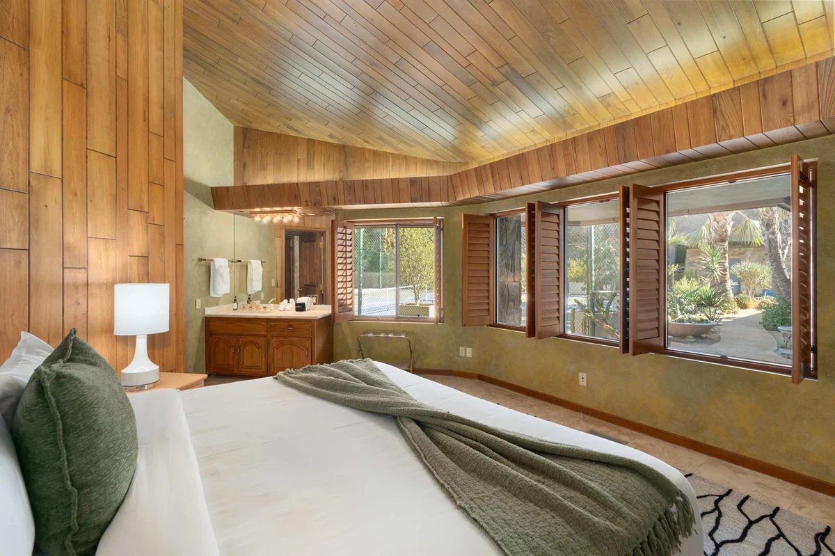 Wander Phoenix Waterfall