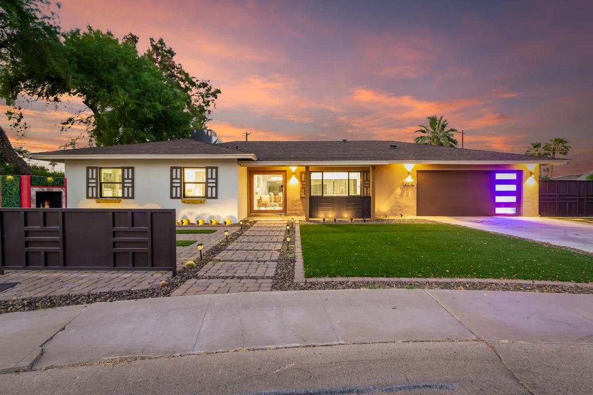 Home in Scottsdale property photo 3