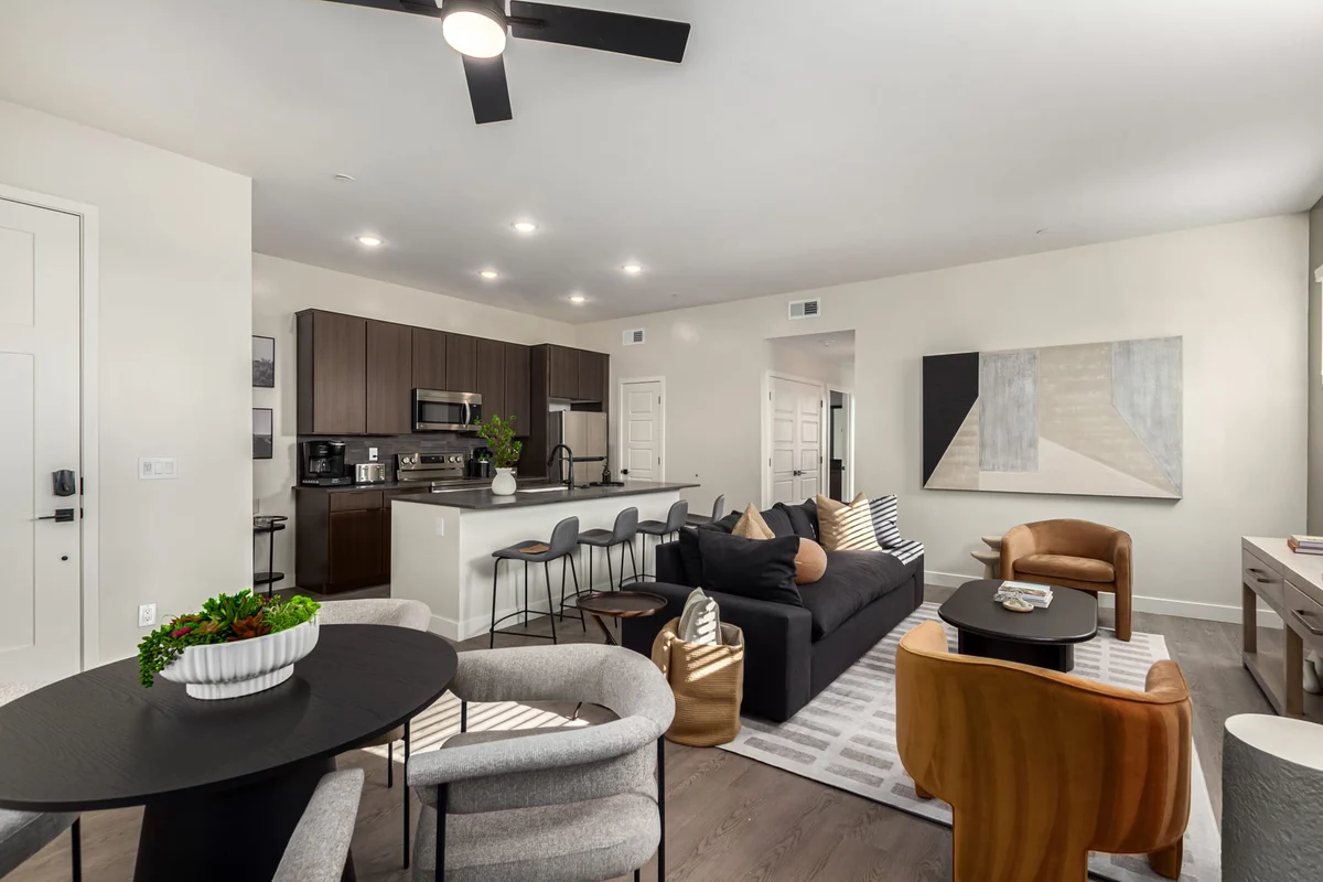 Condo in Scottsdale property photo 3