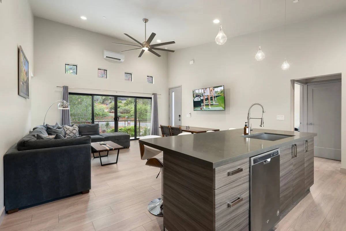 Wander Sedona Redrock Vista #24