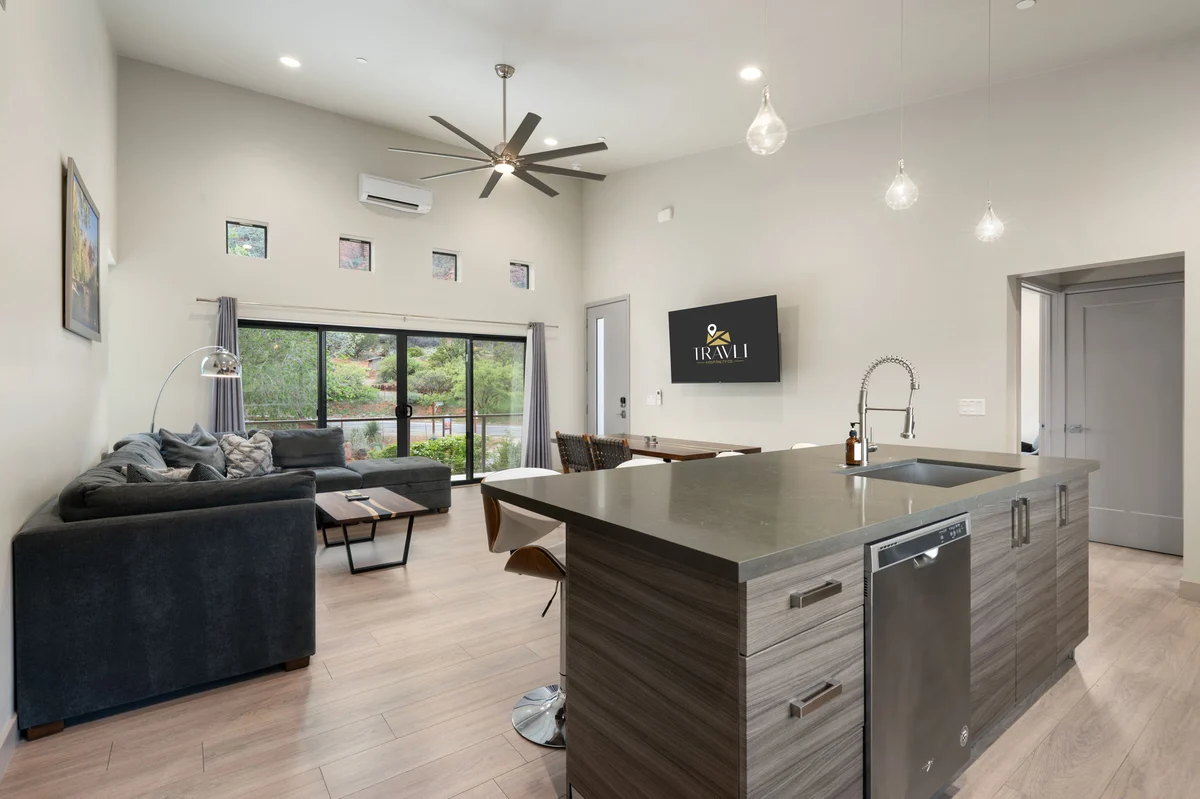 Townhome in Sedona property photo 2