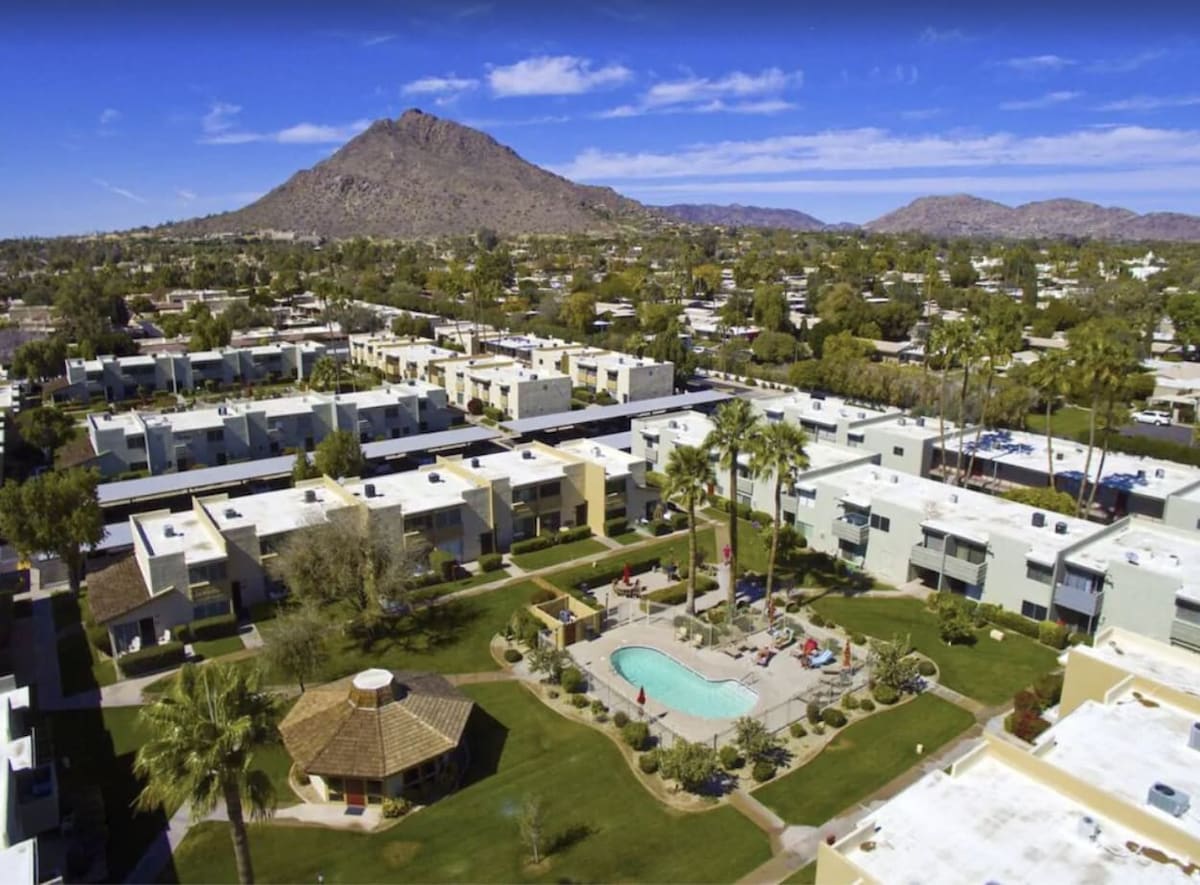Condo in Scottsdale property photo 3