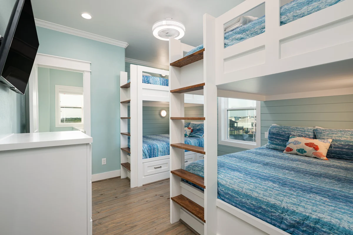 Bunk Bedroom 1 image