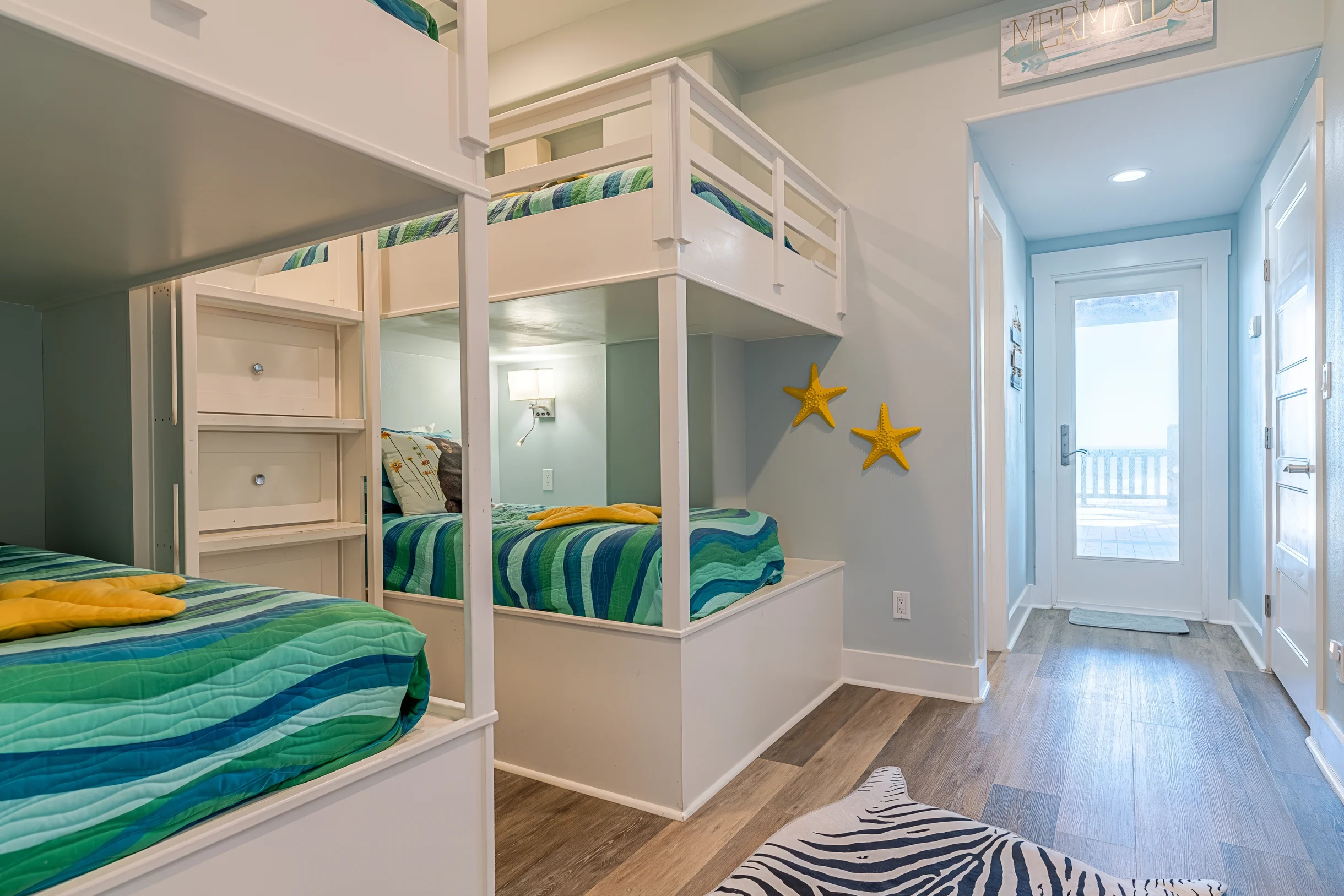 Wander Crystal Beach Key #28