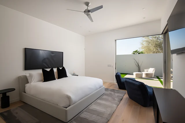 Bedroom 1 image 1