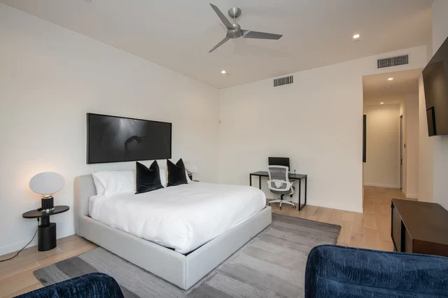 Bedroom 1 image 1