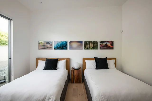 Bedroom 6 image 1