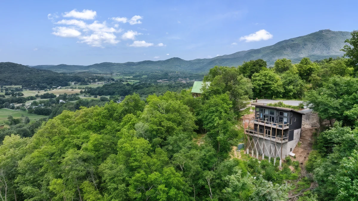 Wander Sevierville Crest #1