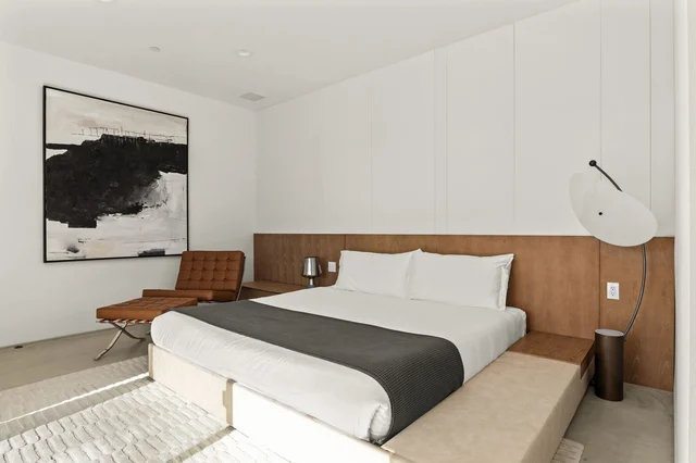 Bedroom 1 image 1